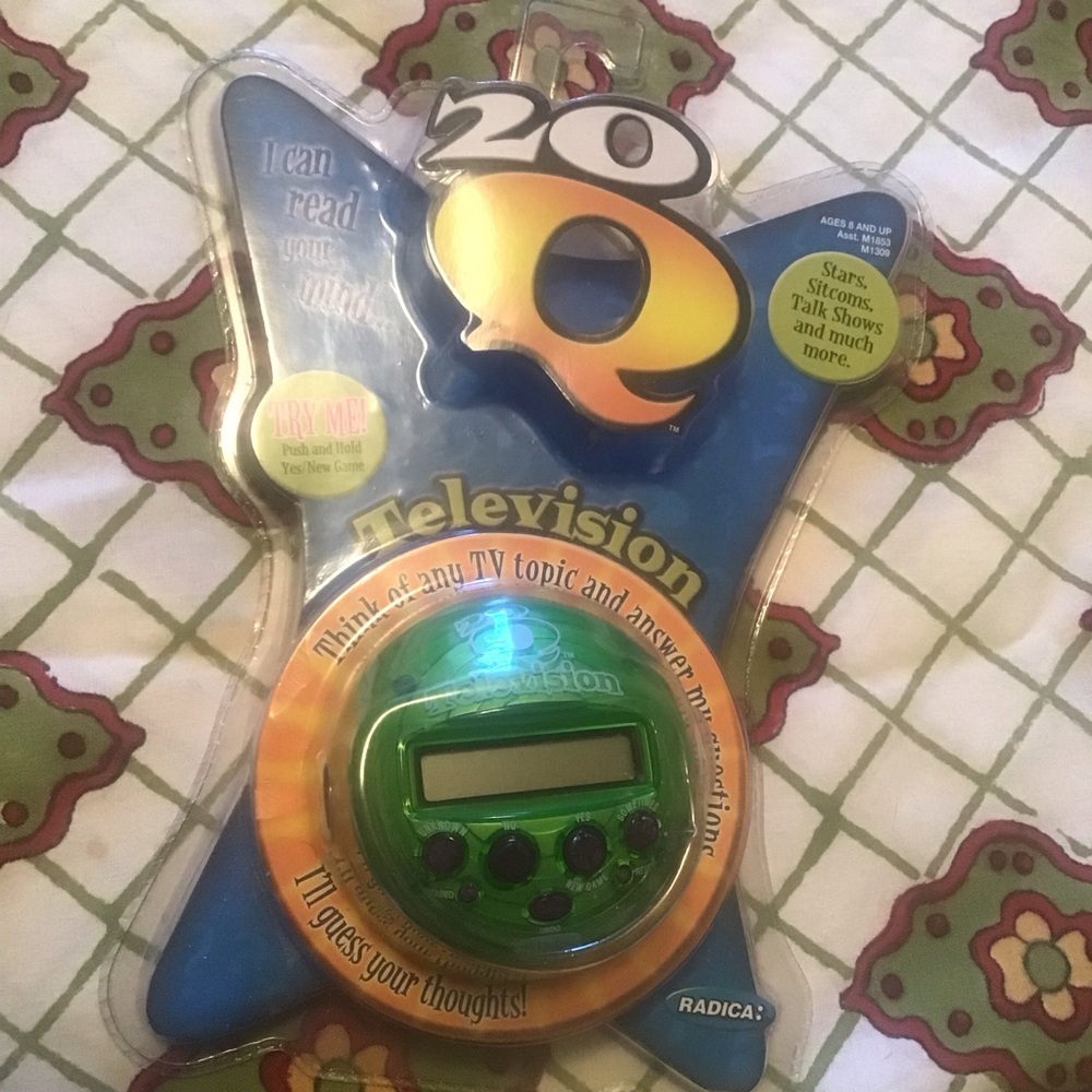 2007 Radica 20Q Television Edition Handheld Game NIP